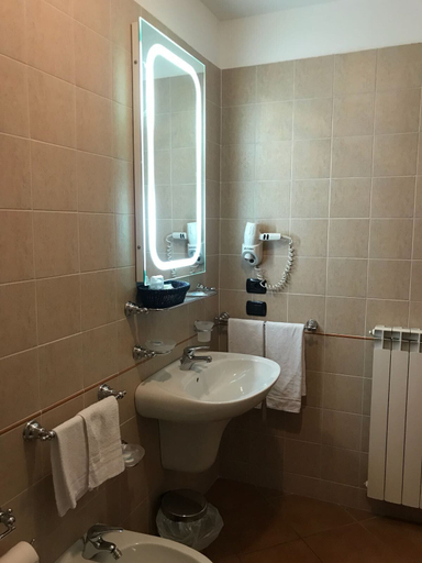 Bathroom 4, Tenuta Re Ferdinando, Caserta