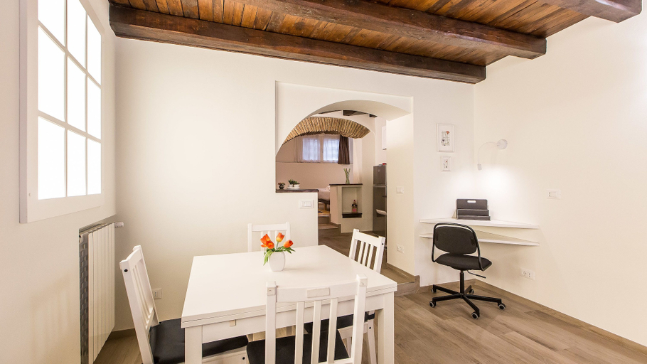 Others 4, Rental In Rome Trastevere White Apartment, Roma