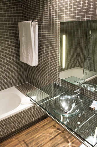 Bathroom 4, AC Hotel Madrid Feria by Marriott, Madrid