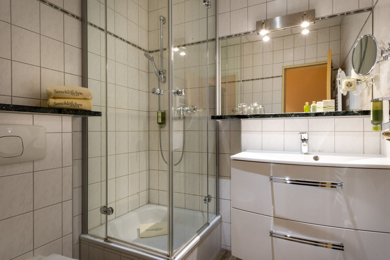 Bathroom 4, Wellnesshotel Seeschlößchen, Oberspreewald-Lausitz