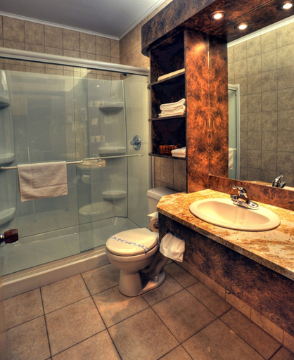 Bathroom 3, L'Escale Hôtel Suites, Vallée-de-l'Or