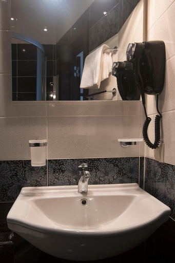 Bathroom 3, D'Hotel Tverskaya, Central