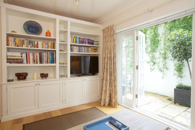 Others 5, A Place Like Home - Two Bedroom Flat near Gloucester Road, London