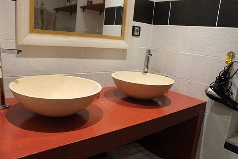 Bathroom 5, La Pause en Bugey, Ain