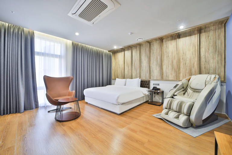Bedroom 15