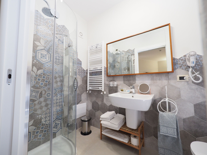 Bathroom 5, Relais Palazzo Duomo, Napoli