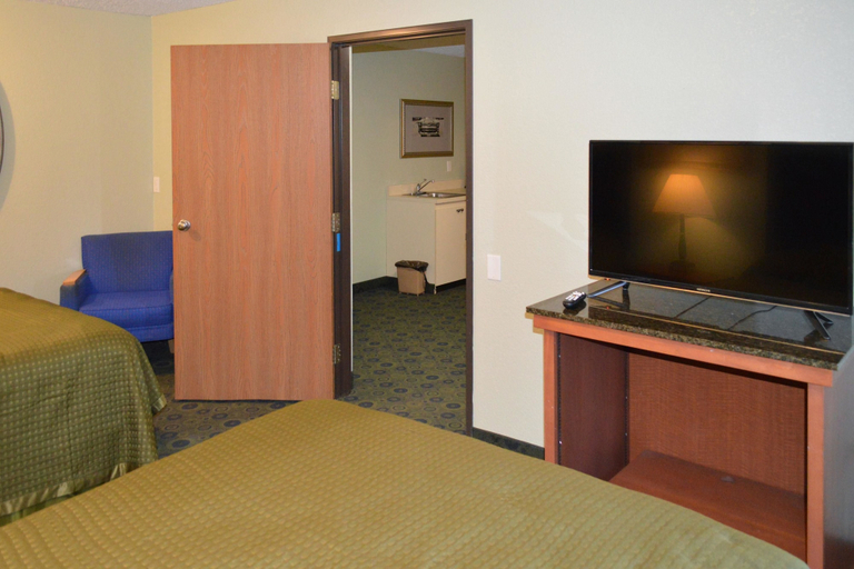 Bedroom 3, Econo Lodge Inn & Suites Auburn, Bay