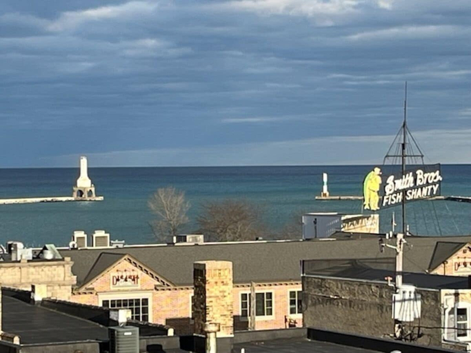 Others 5, The Port Hotel, Ozaukee