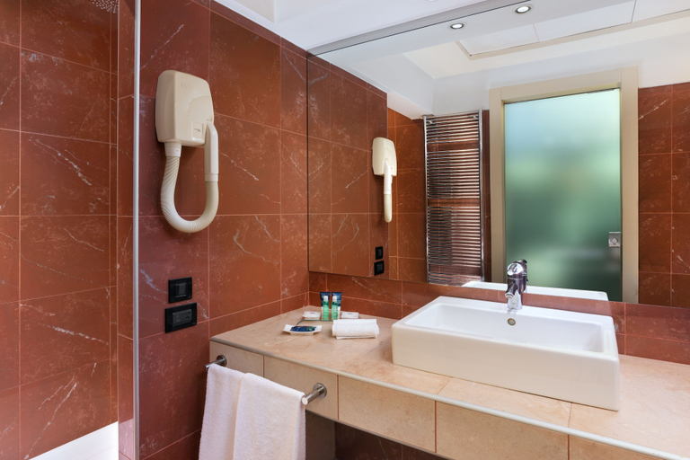 Bathroom 4, Four Points by Sheraton Padova, Padua