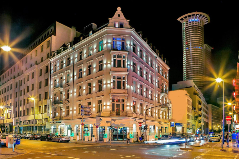 Exterior & Views 27