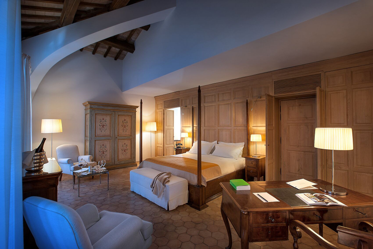 Bedroom 2, Palazzo Seneca, Perugia