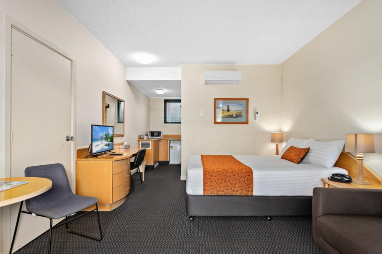 Bedroom 4, Park Motor Inn, Toowoomba - North-East