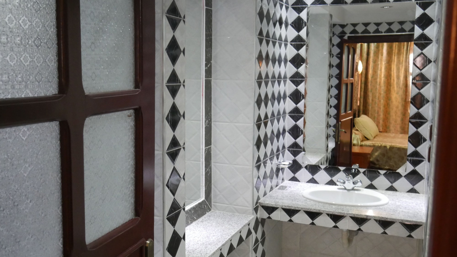 Bathroom 3, Bougafer, Ouarzazate