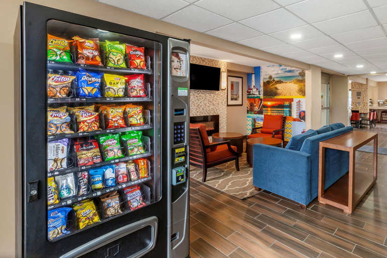 Food & Drinks 5, Clarion Pointe Racine - Mount Pleasant, Racine