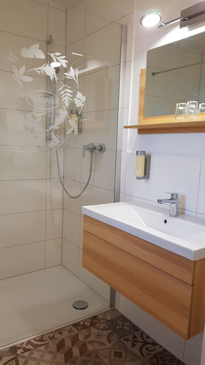 Bathroom 3, Kräuterhotel Heidejäger, Rotenburg (Wümme)