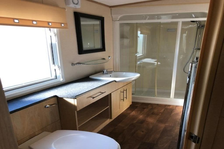 Bathroom, Gold Standard Caravan - SOUTH VIEW PARK, Lincolnshire