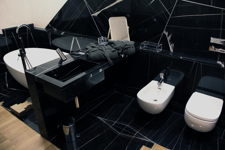 Bathroom 5, TamB&B, Bologna