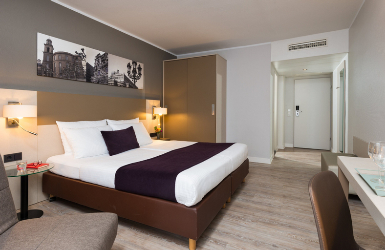 Bedroom 4, Leonardo Hotel Frankfurt City Center, Frankfurt am Main