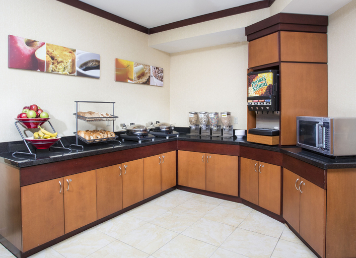 Food & Drinks 5, Fairfield Inn Forsyth Decatur, Macon