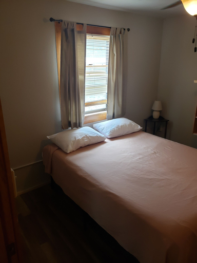 Bedroom 4, lazy bear cabins, Rio Grande