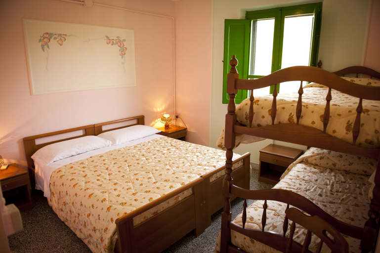 Bedroom 2, Agriturismo Menhir, Ogliastra