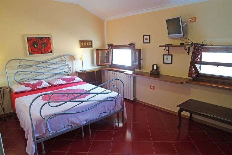 Bedroom 2, Emanuele Apartments, Salerno
