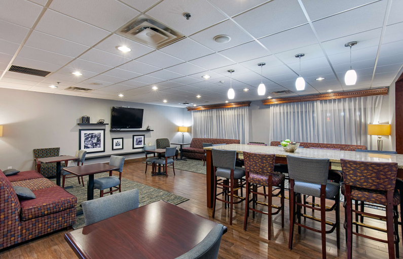 Food & Drinks 5, Hampton Inn Corbin KY, Laurel