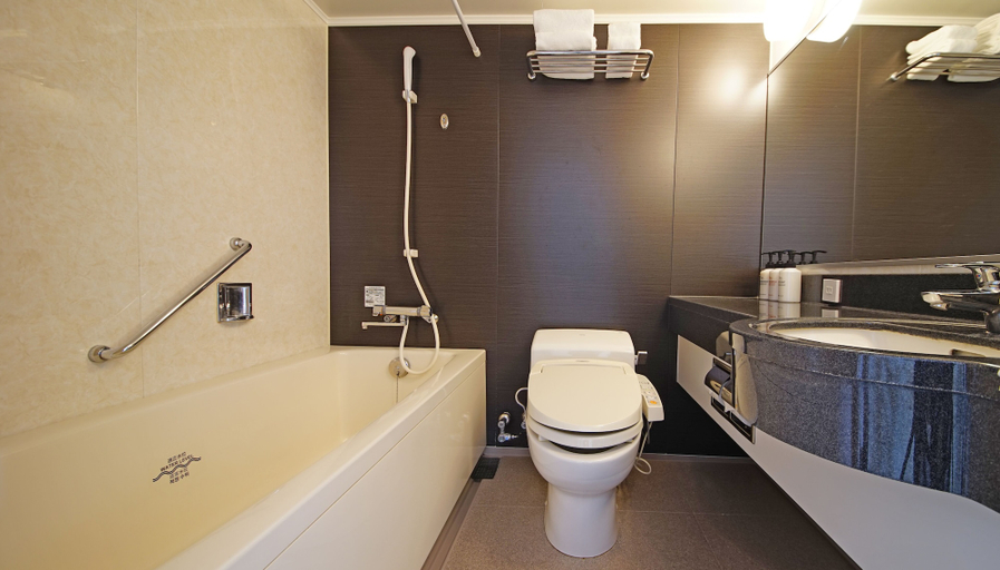 Bathroom 5, Nansei Kanko Hotel, Naha