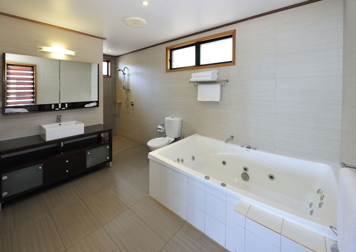 Bathroom 4, Groote Eylandt Lodge, Groote Eylandt