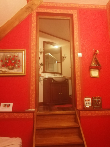 Bedroom 3, Le Frêne Fringant, Eure