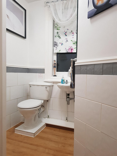 Bathroom 3, Rock Dene Hotel, Blackpool