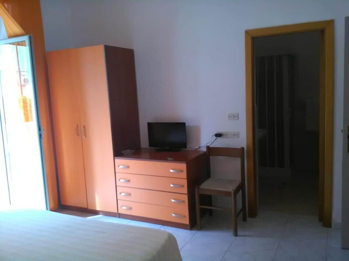 Bedroom 3, Hotel Germania, Cosenza