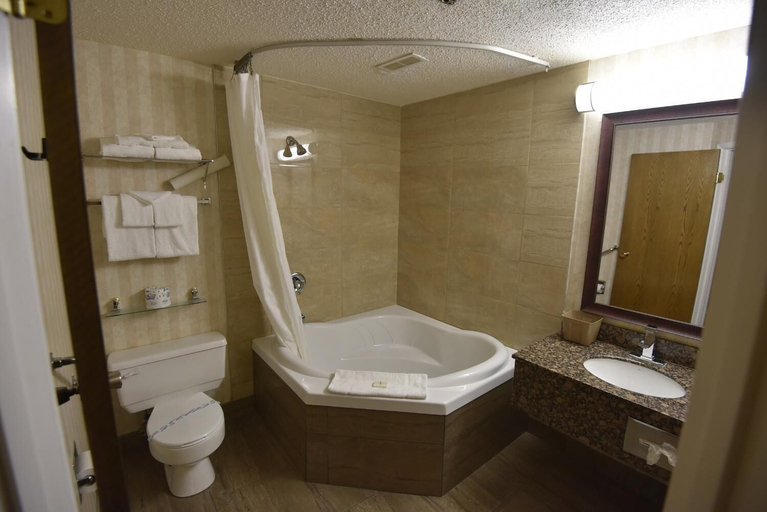Bathroom 5, Tropical Inn, Division No. 16