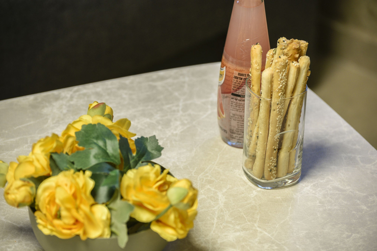 Food & Drinks 5, HaHavatselet Suite - Isrentals, Jerusalem