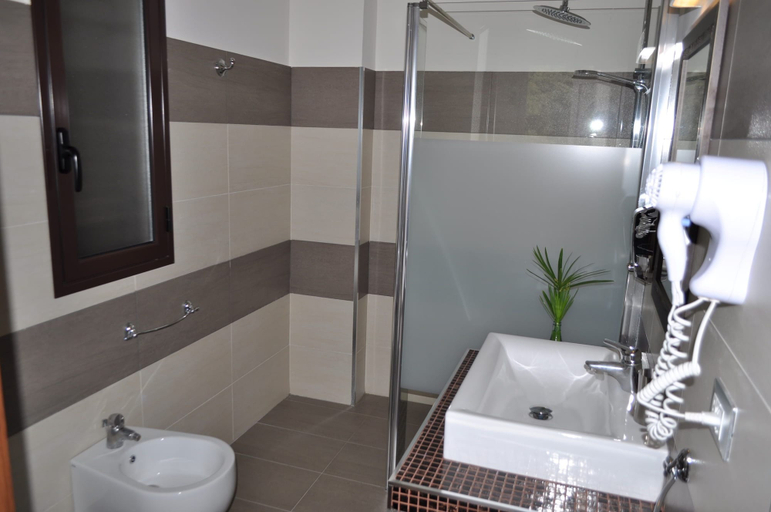Bathroom 4, Agri Art Croce Vallone, Catania