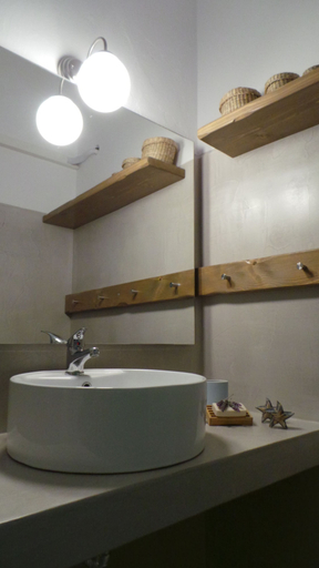 Bathroom 5, Vesper Studios, North Aegean