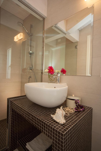 Bathroom 4, Hotel Aquila Azzurra, Rimini