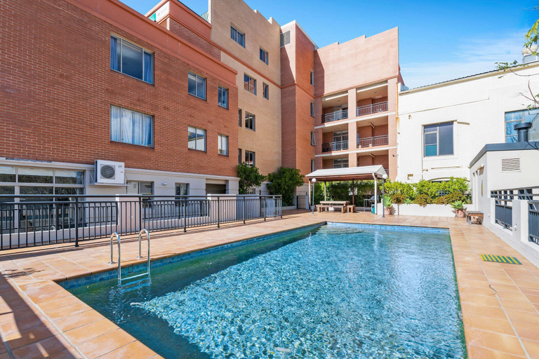 Sport & Beauty 3, Quality Apartments Camperdown, Sydney
