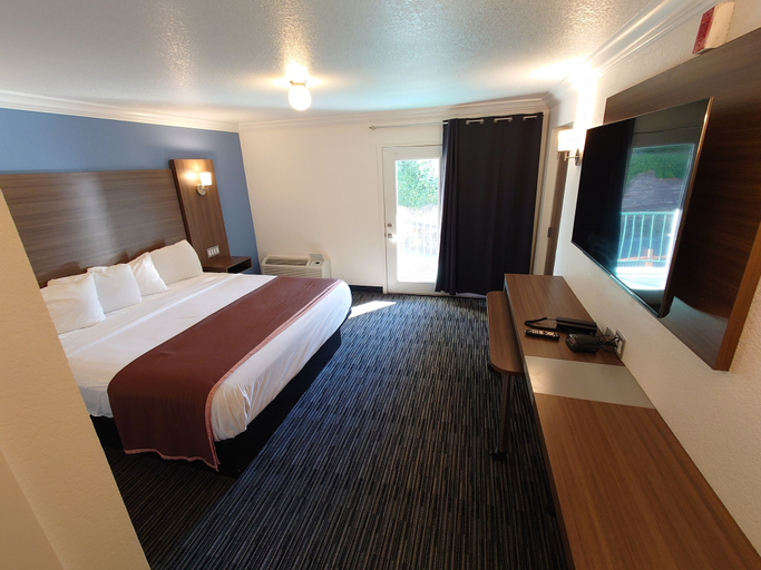 Bedroom 2, Reagan Resorts Inn, Sevier