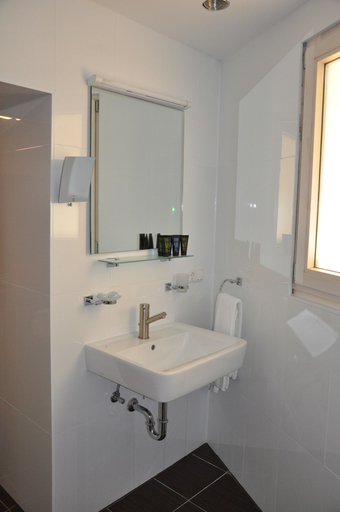 Bathroom 5, BATU Apart Hotel, München