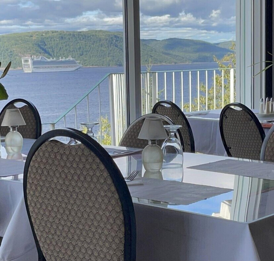 Food & Drinks 5, Auberge de la Riviere Saguenay, Le Fjord-du-Saguenay