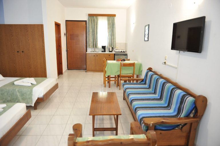 Bedroom 3, Maritime Hotel Aparts, South Aegean
