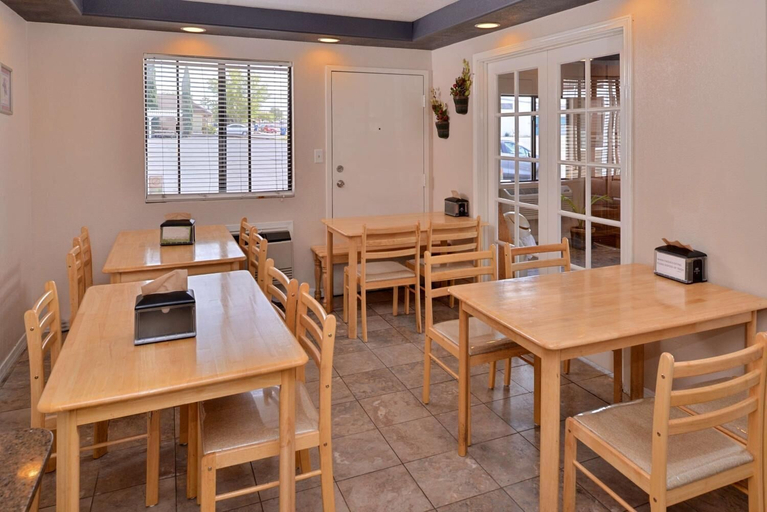 Others 4, Americas Best Value Inn Page, Coconino