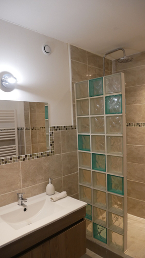 Bathroom 5, Mas Maurane Chambre d'hôtes, Bouches-du-Rhône
