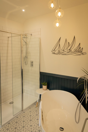 Bathroom 4, Craigellachie Lodge, Moray