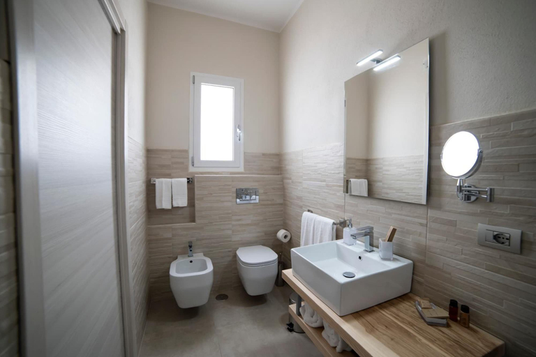 Bathroom 4, New Ca Mea, Cagliari