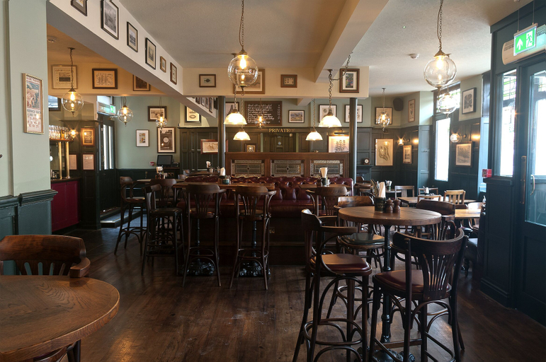 Food & Drinks 5, Admiral Hardy, London
