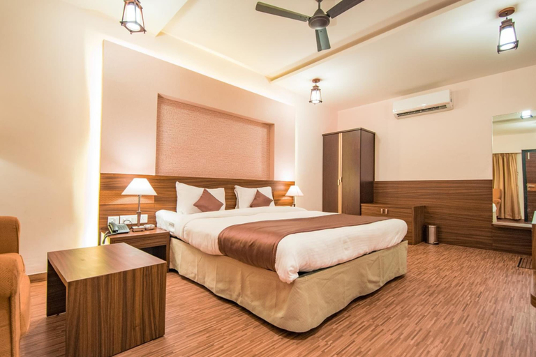 Bedroom 3, Treebo Five Elements with Swimming Pool, Pune