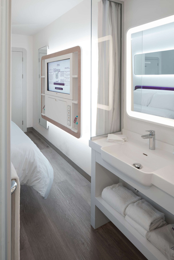 Bathroom 5, YOTELAIR Istanbul Airport AIRSIDE, Arnavutkoy