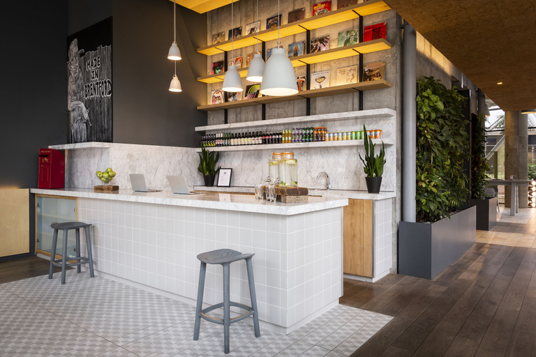 Food & Drinks 5, Aparthotel Adagio London Brentford, London